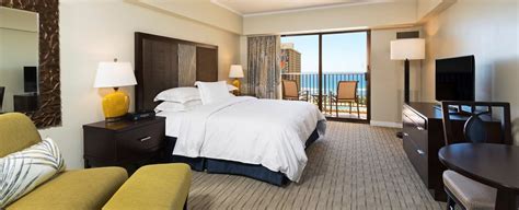 Kalia Suites By Hilton Grand Vacations Club In Honolulu Hawaii