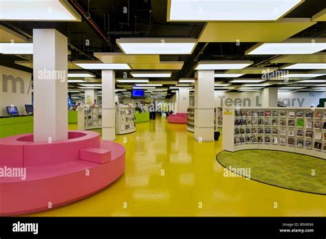 Barking Learning Centre And Library In East London Stock Photo Alamy