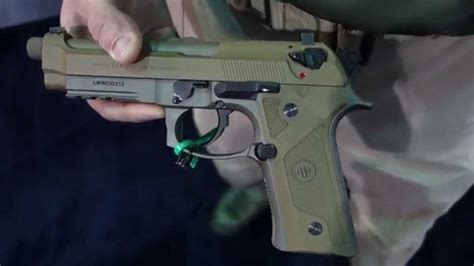 Beretta M9a3 9mm Combattactical Pistol At Shot Show 2015 Youtube