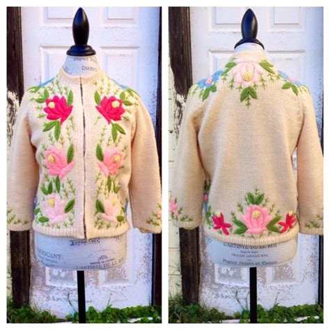 Vintage 1950s Embroidered Floral Sweater