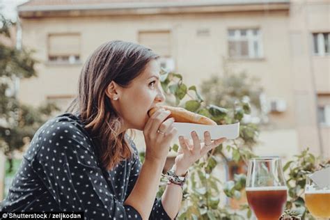 Susie Burrell Eating More Carbs Could Aid In Weight Loss Daily Mail