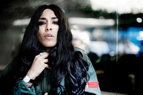 Review Loreen Exposes Everything On New Nude Ep