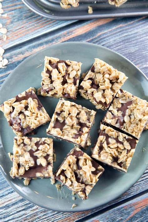 Drizzle the remaining chocolate and peanut butter over the top of the bars. No Bake Peanut Butter Oatmeal Bars | Bunsen Burner Bakery