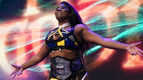 Athena Will Defend Roh Womens Title In A Chicago Street Fight