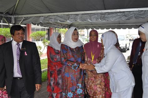 It is managed by the ministry of health of malaysia. DSC_1540 | Hospital Pakar Sultanah Fatimah Muar | Flickr