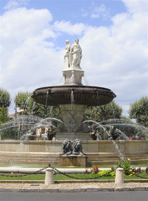 the big and beautiful Fontaine de la Rotonde, Aixen Provence  I just