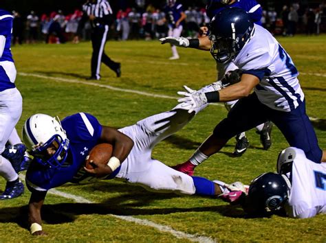 High School Football Pusch Ridge Wins 7th Straight