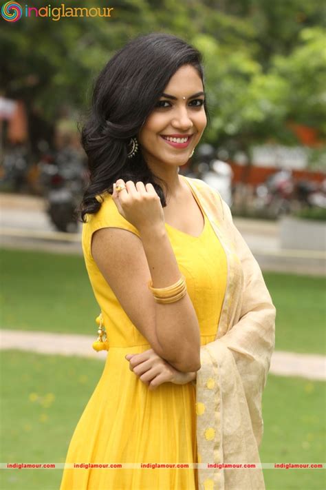 Ritu Varma Actress Photo Image Pics And Stills 473625