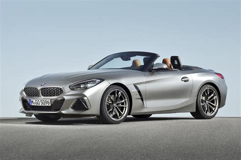 سيارة bmw z4 الجديدة- سيارة رياضية مكشوفة فاخرة تتميز بسقف قماشي