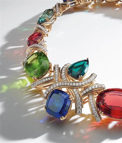 Semua produk profesional tiffany & co. Tiffany & Co. "Vivid Dreams" High Jewellery Exhibition in ...
