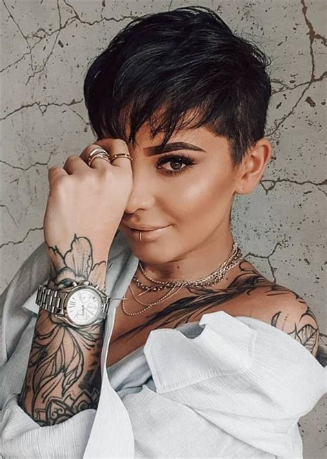 40 chic female short hairstyle design to be cool latest fashion trends for woman