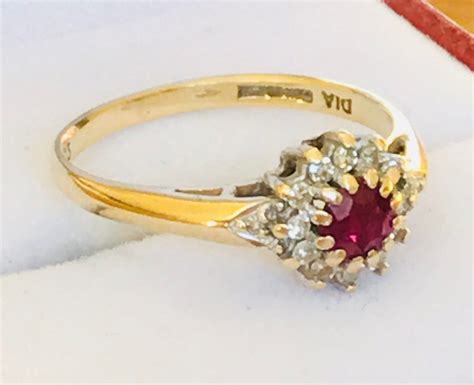 Stunning Vintage 9ct Gold Ruby And Diamond Cluster Ring Fully Hallmarked