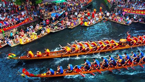 The dragon boat festival (duanwu festival, duānwǔ jié, double fifth, tuen ng jit) is a traditional holiday that commemorates the life and death of the famous chinese scholar qu yuan (chu yuan). Trend News America: Duanwu 端午節 - Dragon Boat Festival 2020