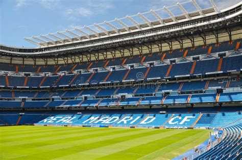 Stadio Di Real Madrid Spagna Di Santiago Bernabeu Immagine Editoriale