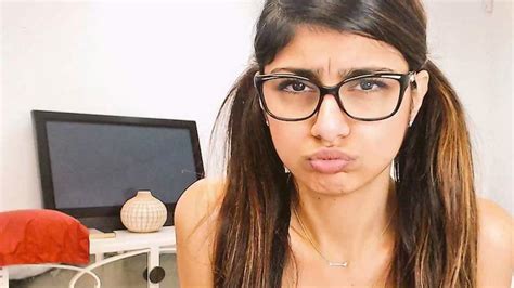 Mia Khalifa Is Auctioning Off Her Famous Glasses For Beirut R02leat