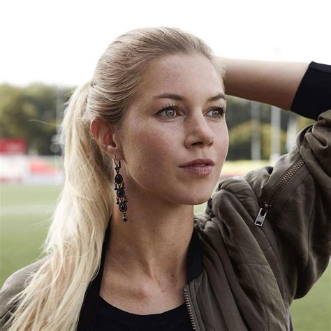 Anouk Hoogendijk Dá Mais Brilho Ao Futebol Feminino Na