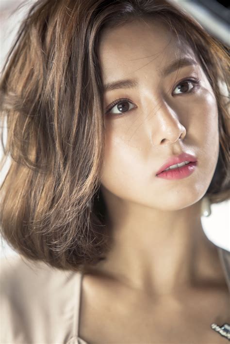 As a child actress, shin se kyung was already known to the koreans. Pin di Shin Se Kyung
