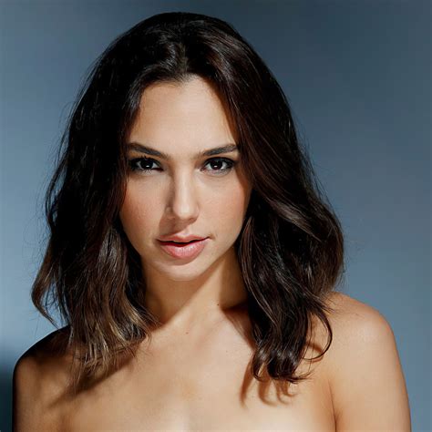2048x2048 gal gadot photo ipad air hd 4k wallpapers images backgrounds photos and pictures