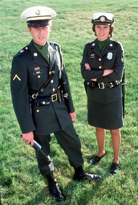 Da St 86 05869 A Us Army Military Policewoman And Her Pa Flickr