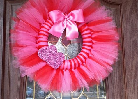 15 Valentines Wreath Ideas Beautiful Diy Valentine Wreaths