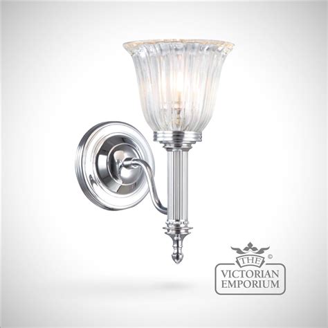 Getting the right bathroom lighting is essential for creating the perfect bathroom. Bathroom wall light - Carol 1 in polished chrome