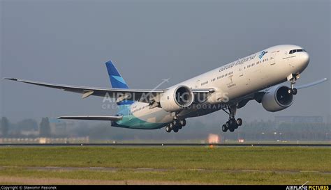 Pk Gig Garuda Indonesia Boeing 777 300er At Amsterdam Schiphol Photo Id 795861 Airplane