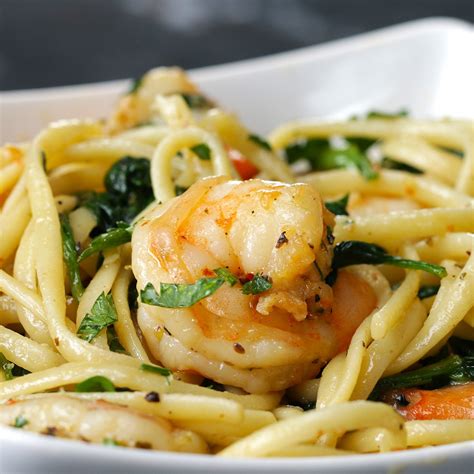 This dish is perfect by itself or you can add chicken too! One-Pot Lemon Garlic Shrimp Pasta Recipe by Tasty | Dee ...
