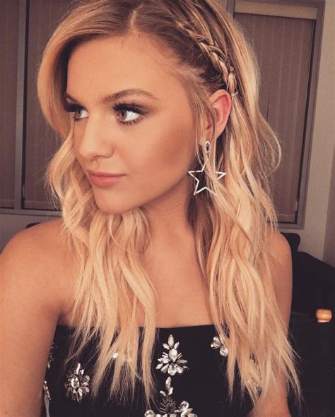 Fashion is always in flux, which can make it hard to stay up to date, but there's no time like the present to ditch long locks for a stylish new look. Instagram photo by Kelsea Ballerini • May 17, 2016 at 3 ...