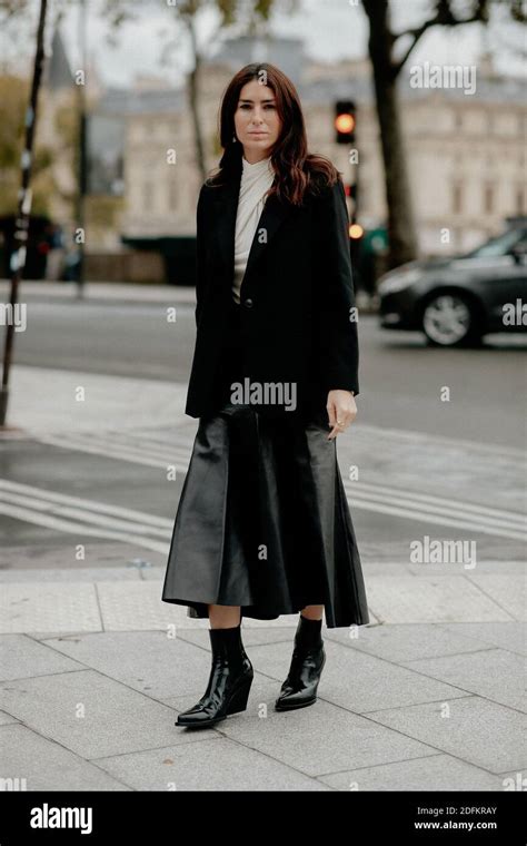 Street Style Deborah Reyner Sebag Arriving At Louis Vuitton Spring