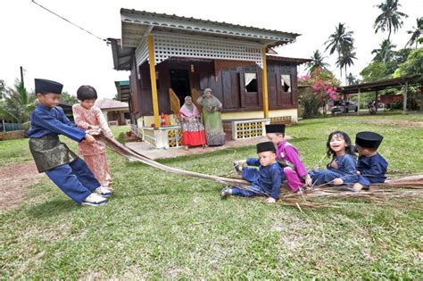 Suasana Hari Raya Di Kampung Saya