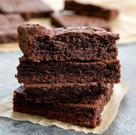 Ready to make the best fudgy paleo brownies? One Bowl Fudgy Paleo Brownies - Kirbie's Cravings