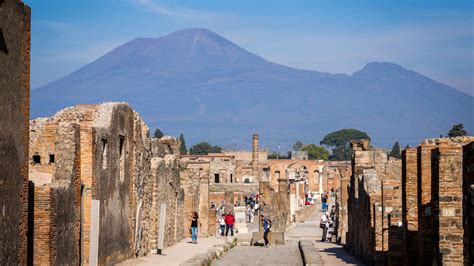 Skip The Line Pompeii And Vesuvius Tour Fully Guided Day Trip From Rome