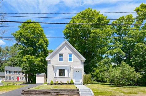 769 Central St Stoughton Ma 02072 Mls 72675177 Redfin