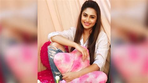 krystle d souza wraps up the shoot for belan wali bahu with this instagram video latestly