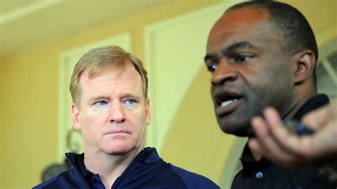 Nfls Divide With Players Union Grows In Peterson Case