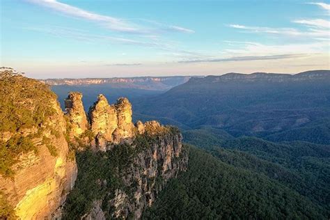 Hike Up The Three Sisters And Blue Mountains Sydney Australia