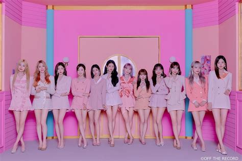 The title of the reality show is pronounced as i want you, means what we want is the 12 girls (i want you. IZ*ONE、1stAL『Twelve』の全員集合ビジュアル、ジャケ写、収録内容を発表! - Pop'n'Roll ...