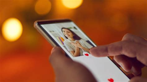 What Dating Apps Really Do To Your Love Life