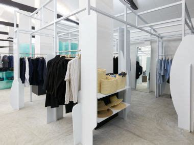 With its unique selection of curated designers and artists, dover street market singapore is set to be an incredible shopping experience. Retail: Hello Singapore: Dover Street Market lands in ...