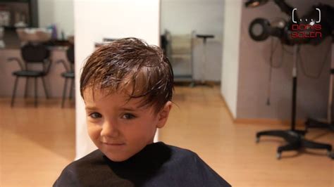 Es una de las aplicaciones móviles que el usuario puede utilizar para saber cómo lucir con un cabello teñido de cualquier tono. Como Cortar El Cabello A Un Niño Con Maquina - Noticias ...