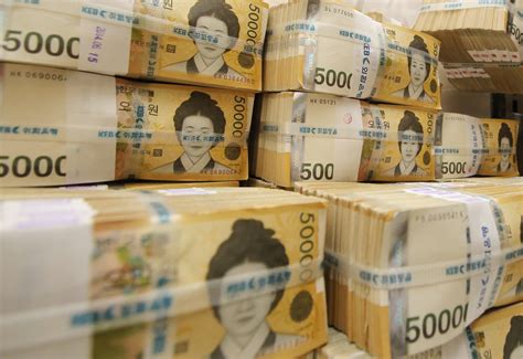 Convert 50000.066 krw in myr 5만원, 5만원권 지폐, 5만원권 다발 이미지: Korean 50,000 Won Bill