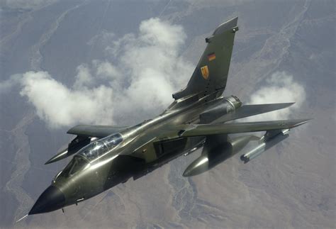Flugzeug profile no.6 20.7mb mini replika, 2/1998 (no.3) 21.5mb aerei modellismo 10/1986 39.4mb panavia tornado gr.mk.1 (tornado ids): Tornado (Flugzeug)