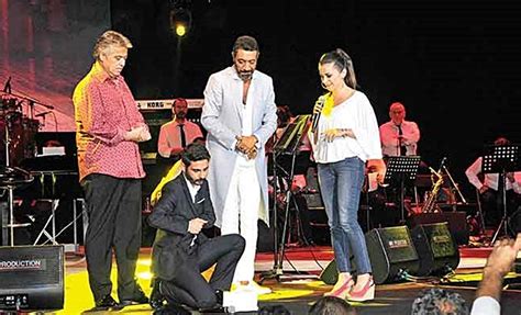 Annesi meral altun ve eski futbolcu arap hasan lakaplı hasan altun'un oğludur. Demet Akbağ'ın hedefinde bu kez Hakan Altun vardı - GazeteMAG