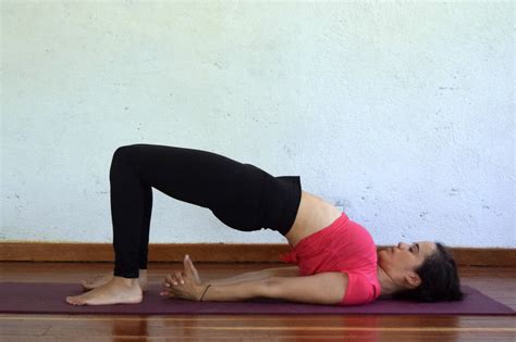10 Morning Yoga Poses To Awake And Energize Bridge Pose Argentina
