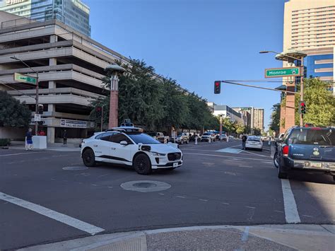 yanisa 🍂🌻 on Twitter: "y'all I just took a fully autonomous waymo (for