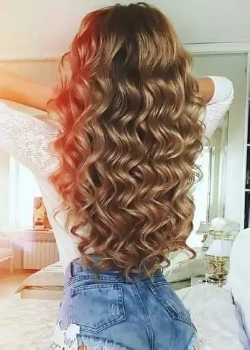 10 Steps To Make A Simple Beach Waves Hairstyle With Curling Iron