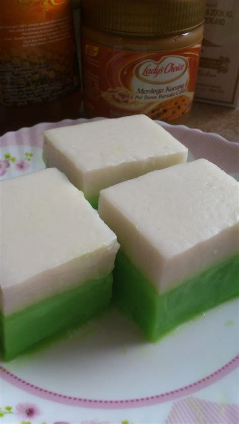 Kue talam gula merah lapis pandan roti kirai sedap dan lembut dahlia's kitchen. ♥♥♥DuNia CiNTa KaMi♥♥♥: TALAM PANDAN