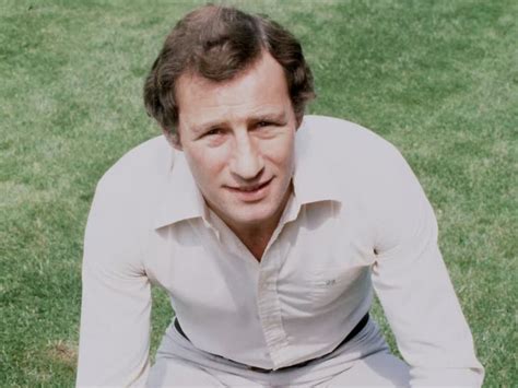 Ex Arsenal Tottenham And Northern Ireland Manager Terry Neill Dies