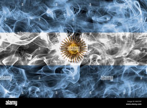Bandera De Argentina Con Humo Fotografías E Imágenes De Alta Resolución Alamy