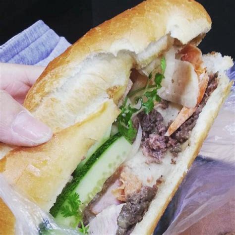 Thanh toán nhanh gọn, bảo mật. 4 tiệm bánh mì nổi tiếng ở Sài Gòn hễ cứ mở bán là khách ...